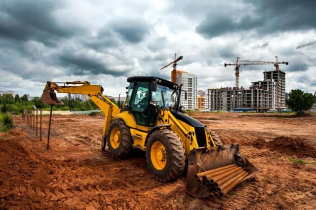 Jaki olej hydrauliczny do koparki? Wybierz najlepszy dla swojej maszyny